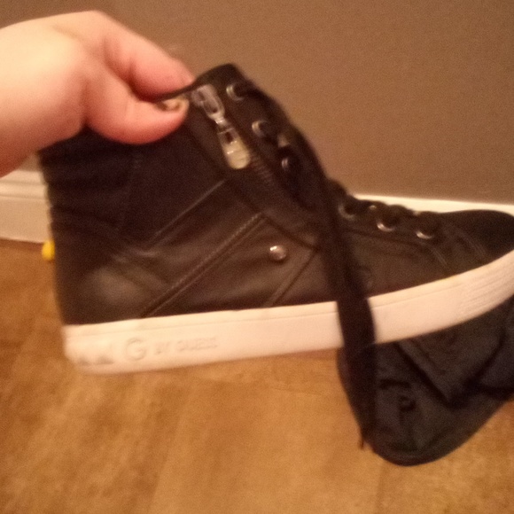 Guess high tops millons sold out on Amazon - Picture 3 of 4